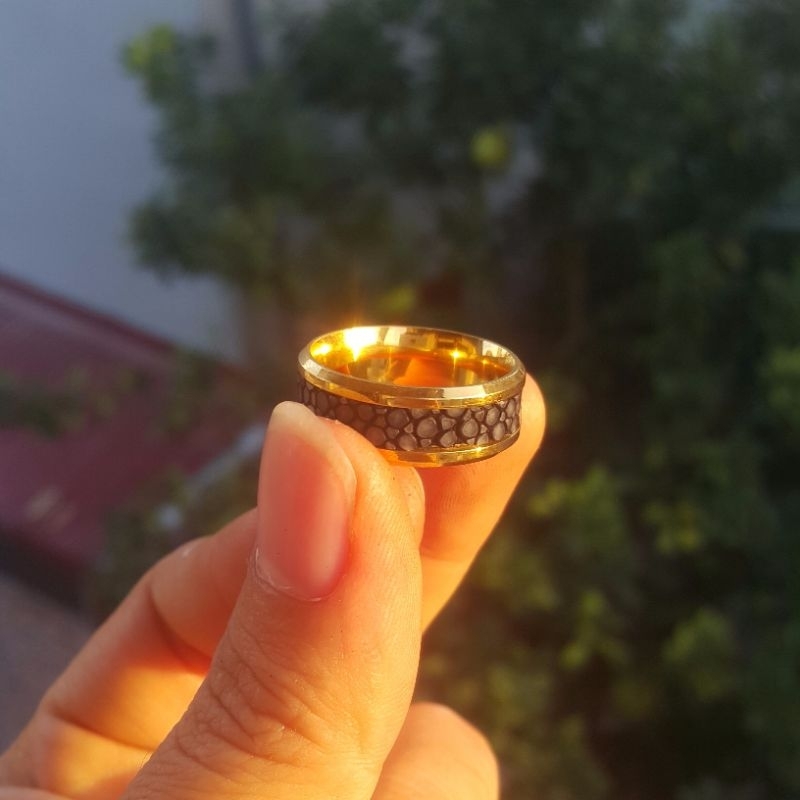 Nhẫn khảm da cá đuối, mẫu khép kín