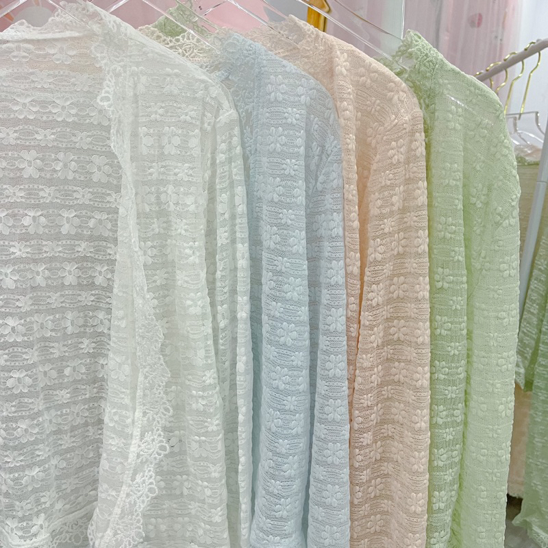 Áo khoác ren mỏng hoa nổi không nút viền bèo