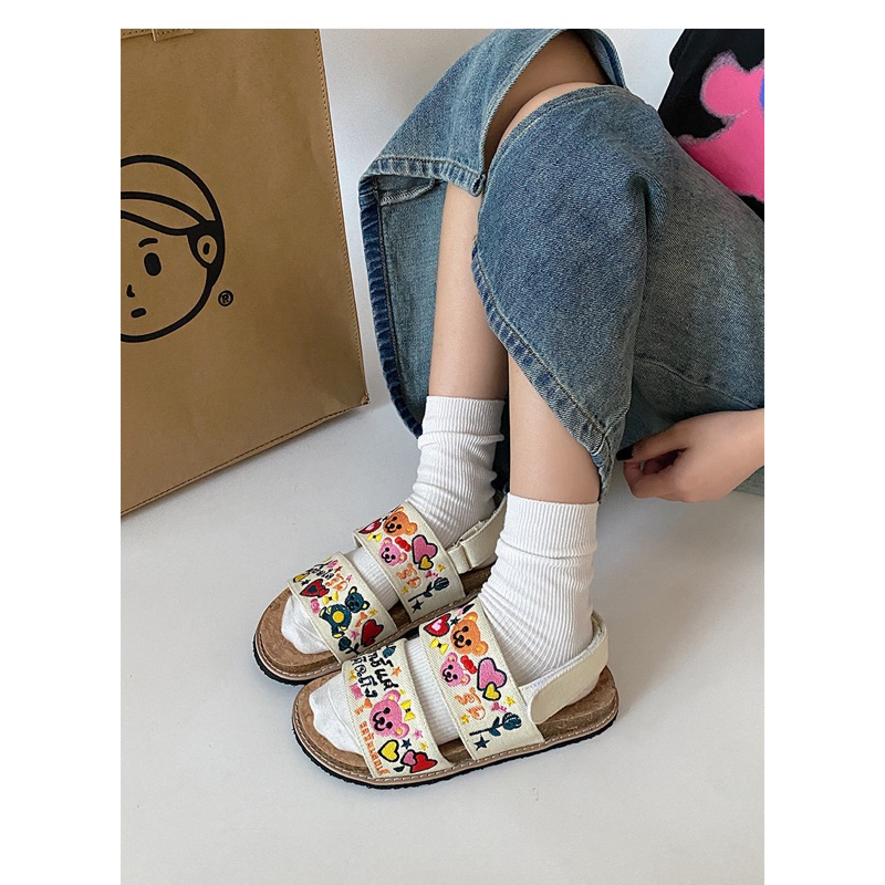 Dép xăng đan nữ thêu hoạ tiết dễ thương