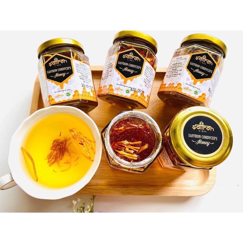 Set quà tặng Saffron Việt Nam gồm mât ong saffron ngâm với đông trùng hạ thảo + ly 450ml + lây mât+ tui
