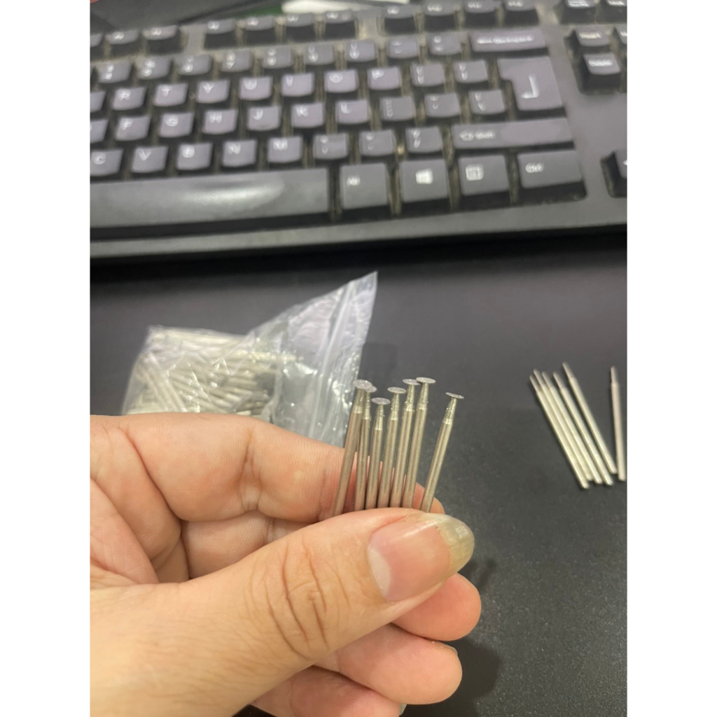 Đầu cắt viền cam