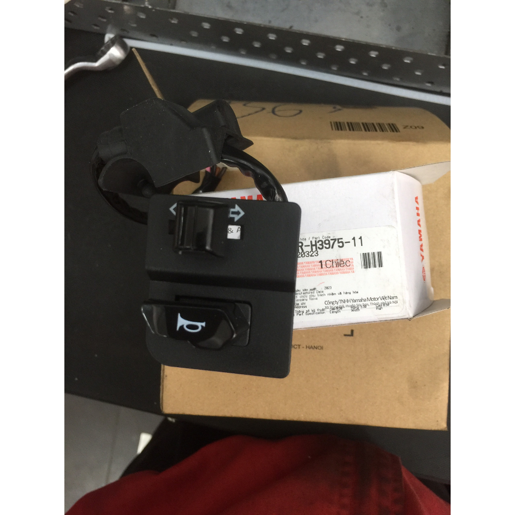 Cùm công tắc xi nhan Nozza 1DR và Grande 2BM và Acruzo