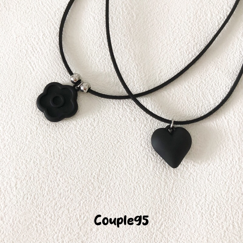 Vòng cổ Bông hoa và trái tim (Black)