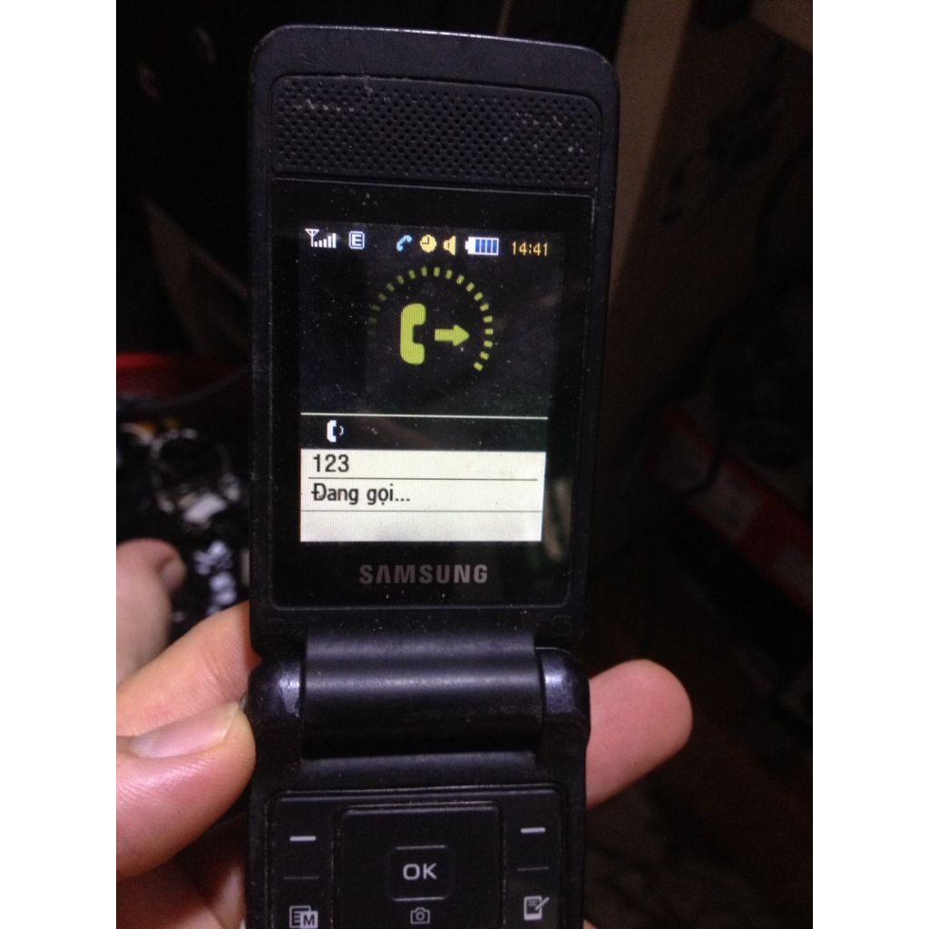 Xác SAMSUNG S3600i trùng imei, màn khá, phím ăn, nhận sjm sóng, gọi thì mất sóng, báo lắp thẻ sjm, không nắp