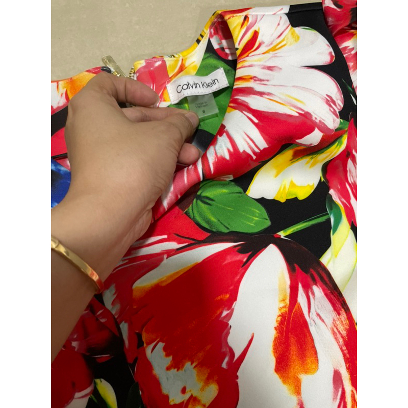 Đầm Calvin klein  dư in hoa siêu đẹp