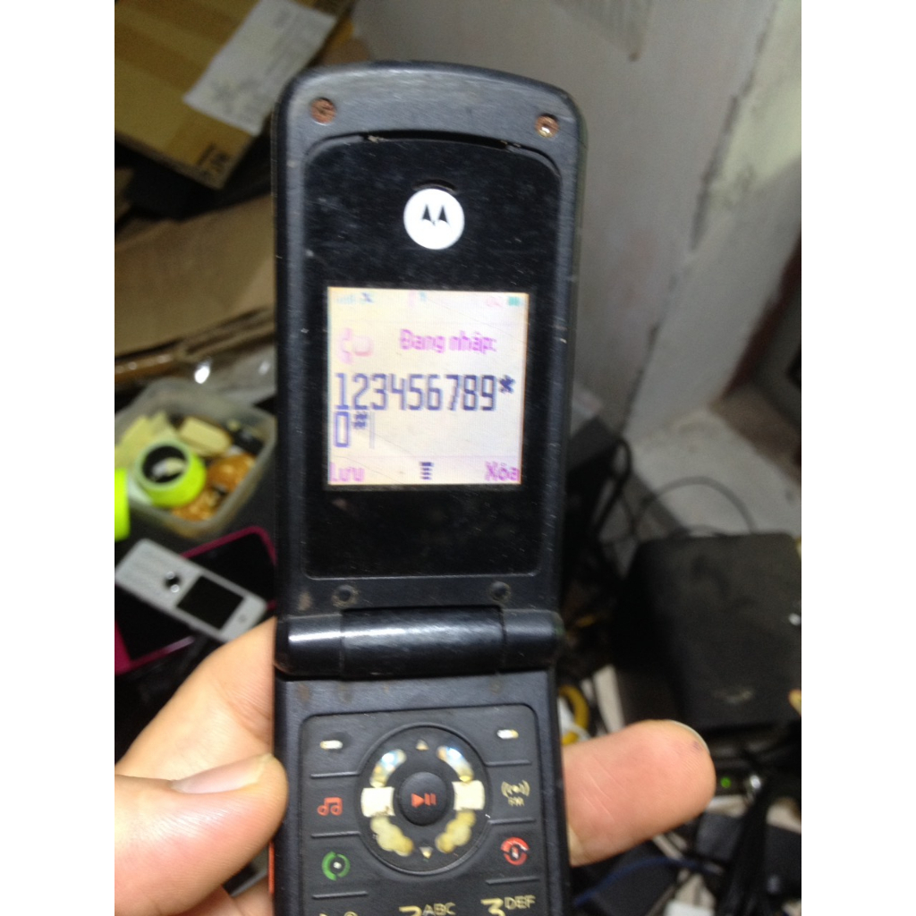 Xác MOTOROLA W270 trùng imei, màn hơi lóa nhẹ, sjm sóng tốt, loa tịt, phím hơi cứng khó bấm, máy không nắp