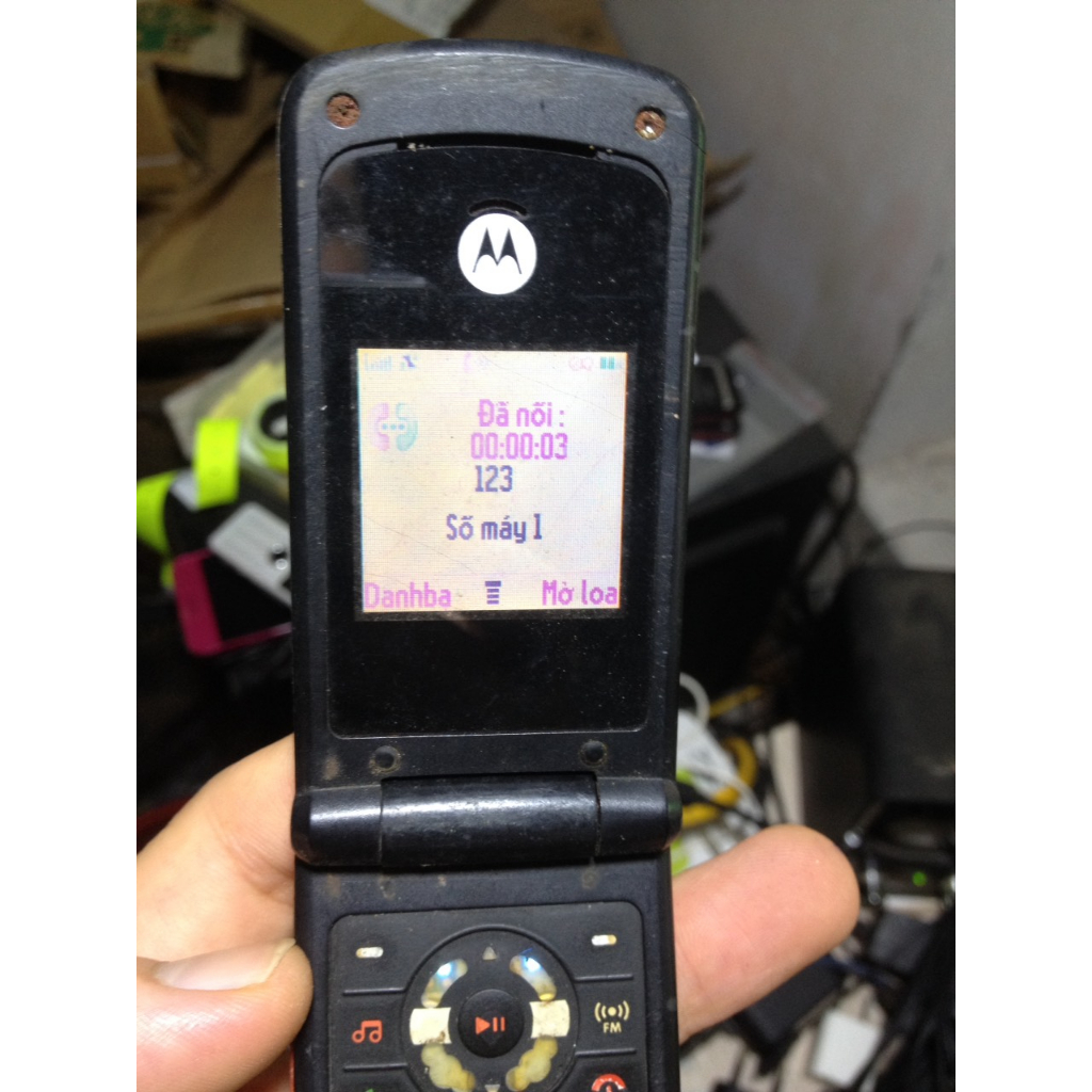 Xác MOTOROLA W270 trùng imei, màn hơi lóa nhẹ, sjm sóng tốt, loa tịt, phím hơi cứng khó bấm, máy không nắp