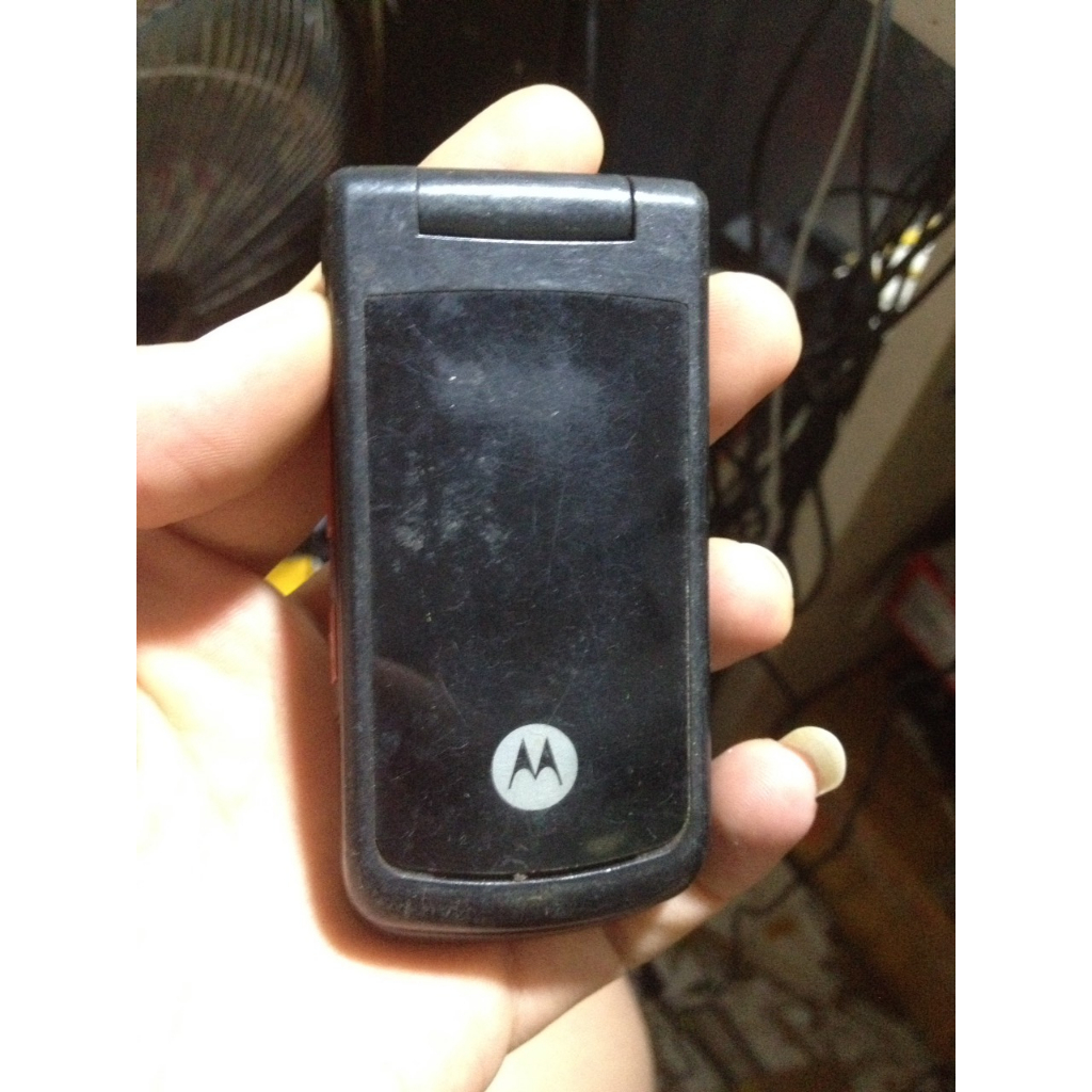 Xác MOTOROLA W270 trùng imei, màn hơi lóa nhẹ, sjm sóng tốt, loa tịt, phím hơi cứng khó bấm, máy không nắp