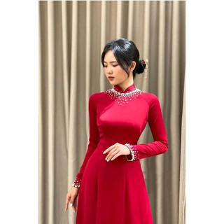 Áo dài màu đỏ dự tiệc lễ Tết đính hạt thủ công đẹp