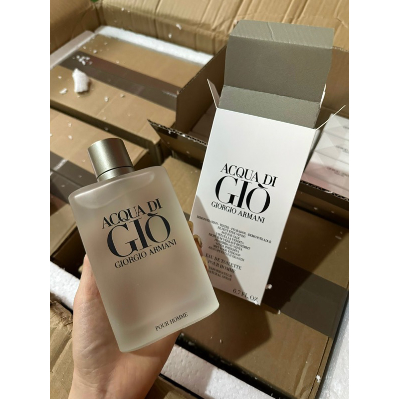 100 ml nuoc hoa mùi mát .
