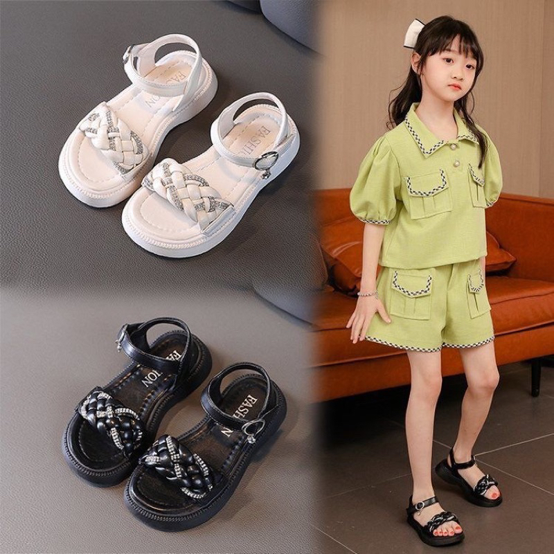 sandal bé gái đi học đi chơi mới về thêm mẫu