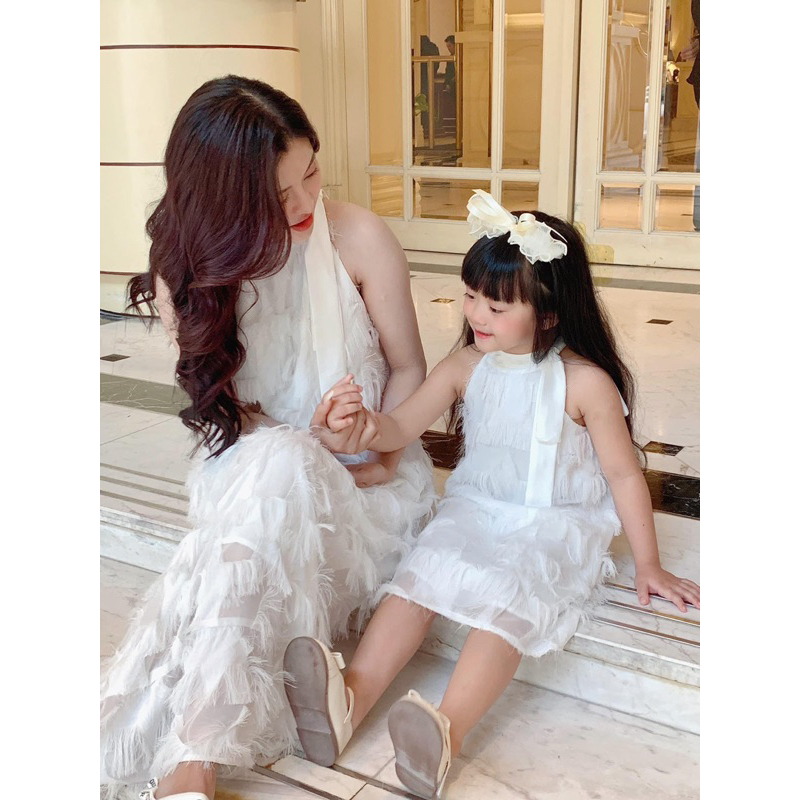 Sét đồ đôi mẹ và bé gái váy thiết kế Babine màu trắng dáng xuông cực xinh