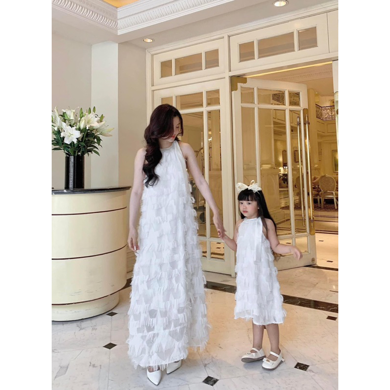 Sét đồ đôi mẹ và bé gái váy thiết kế Babine màu trắng dáng xuông cực xinh