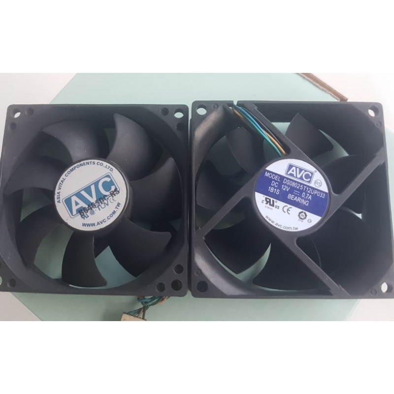 Quạt tản nhiệt AVC 12V 0.7A 8x8x2.5cm chính hãng