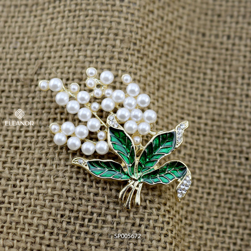 Ghim cài áo nữ Eleanor Accessories hình bó hoa đính đá ngọc trai nhân tạo phụ kiện thời trang 5672