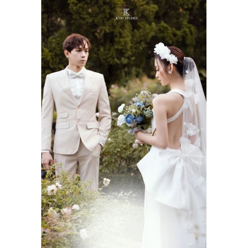 Lúp cô dâu chụp ảnh đính hoa đẹp