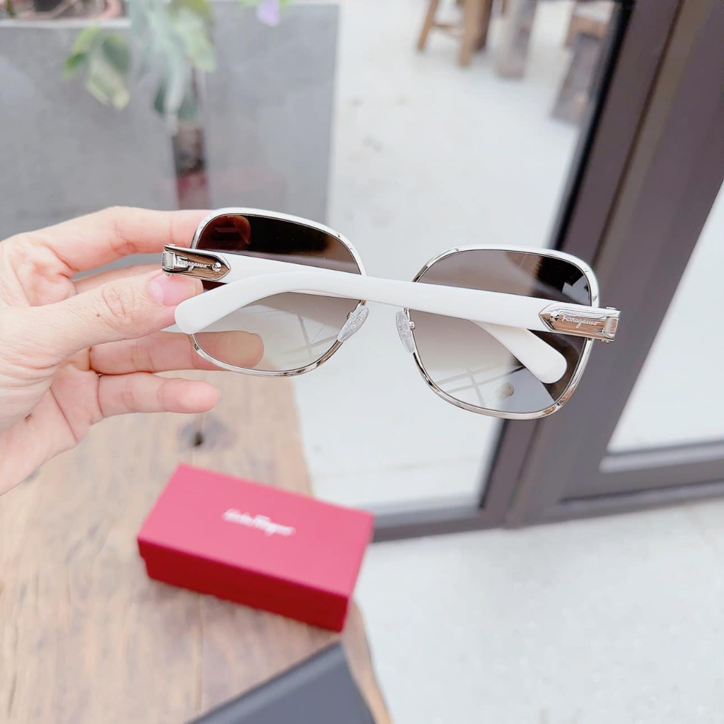 Kính Mát Salvatore Ferragamo SF150S 721 Light Gold Nobox viền trắng