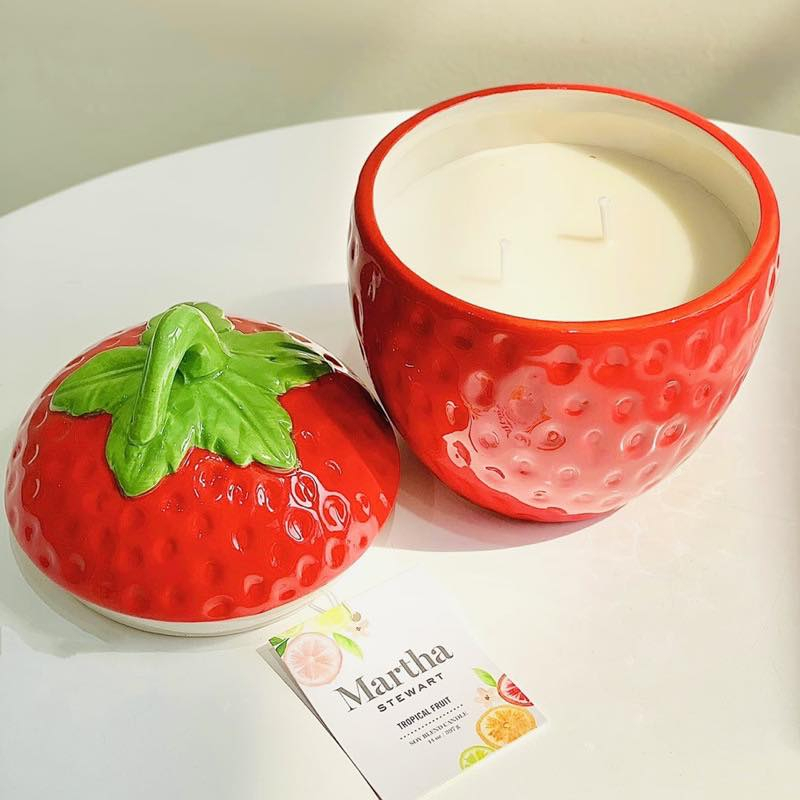Nến thơm xuất khẩu Mỹ Martha Stewart hình dâu tây thơm nức nở, decor phòng, hương thơm thư giãn