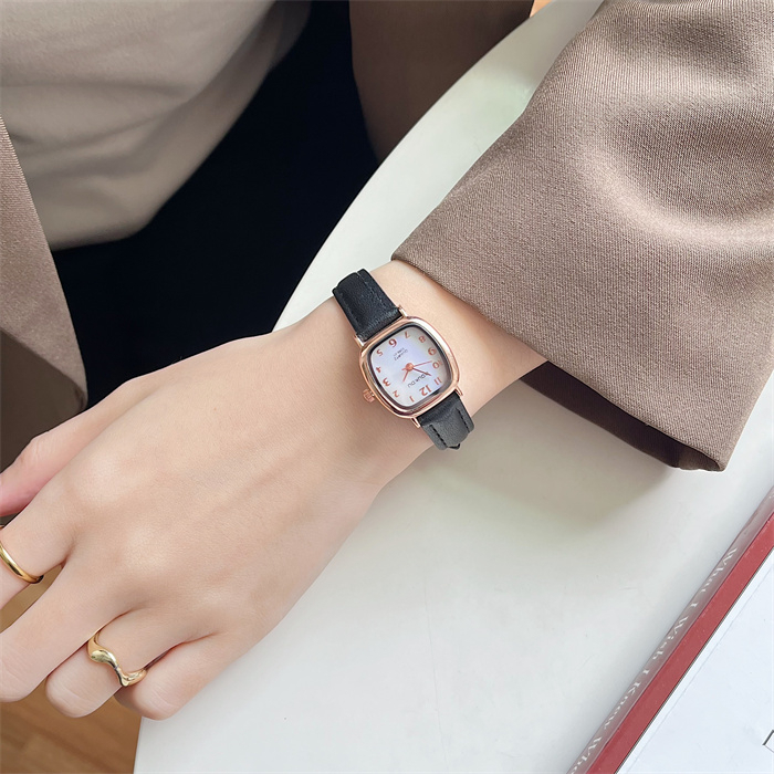 Đồng hồ nữ Doukou mặt nhỏ dây da cao cấp phong cách Hàn Quốc DKV03