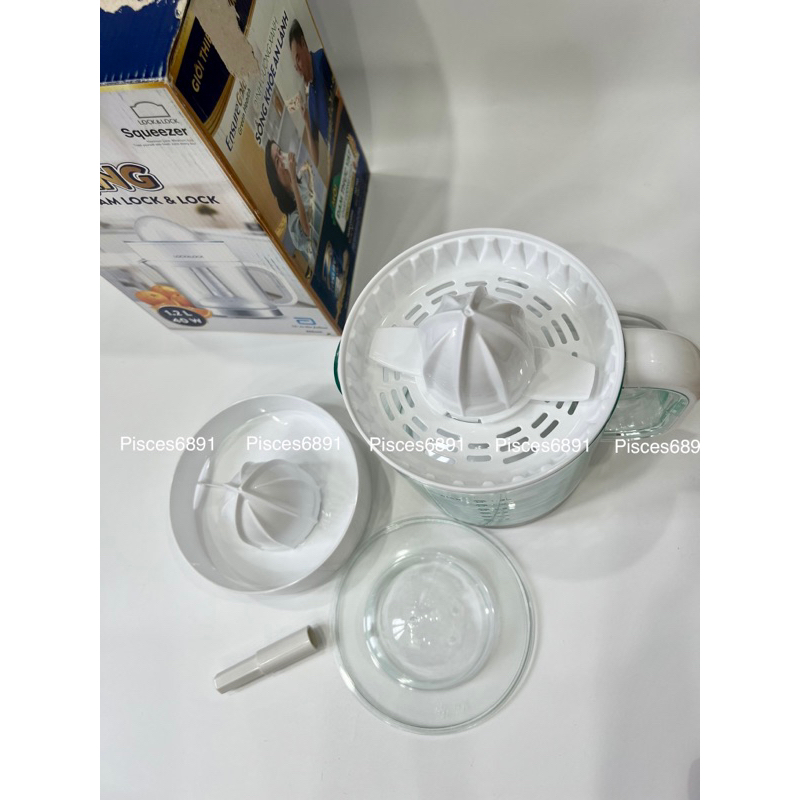 Máy vắt cam Lock&Lock Squeezer  EJJ241 dung tích 1.2 lít