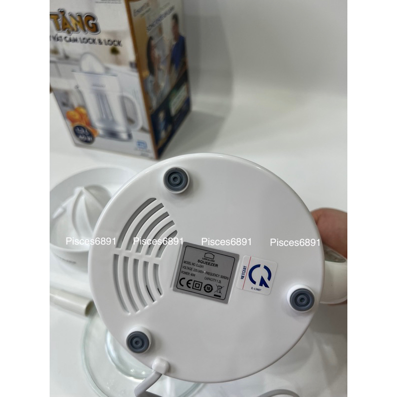 Máy vắt cam Lock&Lock Squeezer  EJJ241 dung tích 1.2 lít