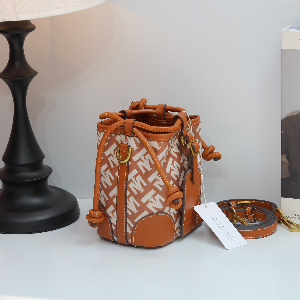 túi rút đeo chéo hàng chính hãng xuất dư size 14cm * 10cm * 15cm đủ màu