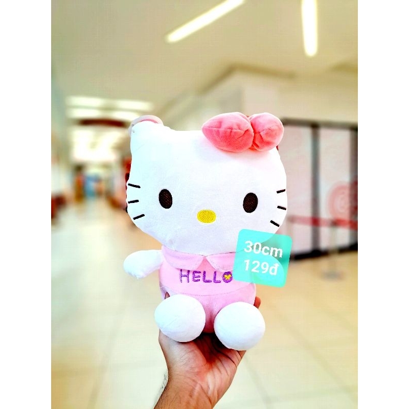 Gấu bông Hello Kitty, mèo Kitty đủ màu, váy áo sặc sỡ dễ thương