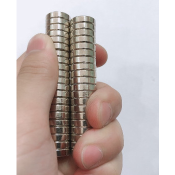 Nam châm đất hiếm kích thước phi 10x1mm, 10x2mm, 10x3mm, 10x4mm, 10x5mm, 10x6mm, 10x10mm nam châm trắng