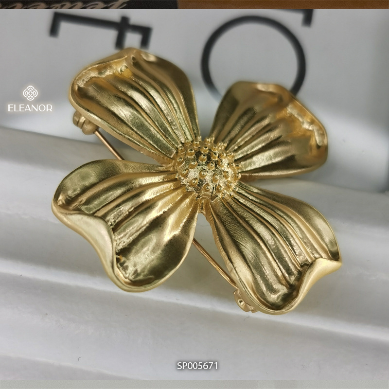 Ghim cài áo nam nữ Eleanor Accessories hình bông hoa basic phụ kiện trang sức 5671