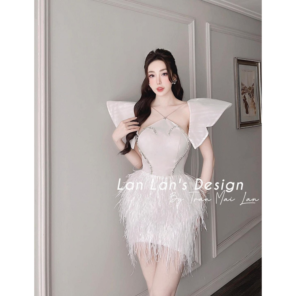 Đầm phối tua rua . Có 1 màu. KÈm hình chụp thật 100%. Size dưới 54kg vừa. Đơn giản mà đẹp. Mua nhanh kẻo hết nha