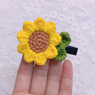 Kẹp tóc hoa hướng dương bằng len handmade