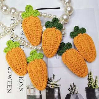 Kẹp tóc củ cà rốt bằng len handmade
