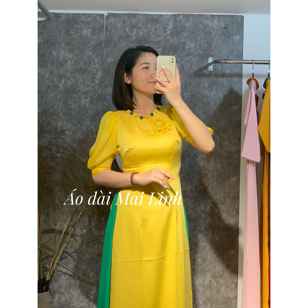 Mẫu Áo Dài lụa tây thi màu vàng cúc cổ tròn họa tiết cúc bọc - Áo Dài Mai Linh