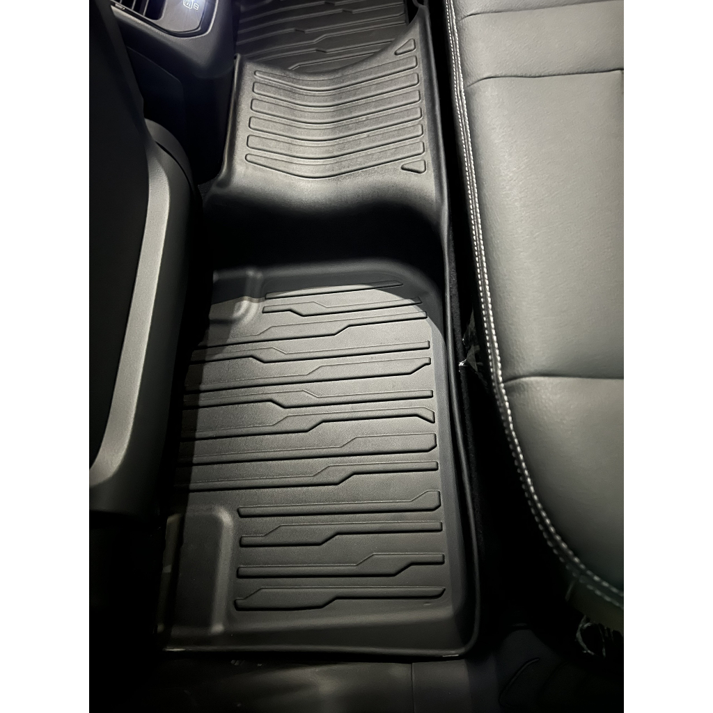 Thảm lót sàn cho xe Vinfash VF8 , chất liệu TPE cao cấp