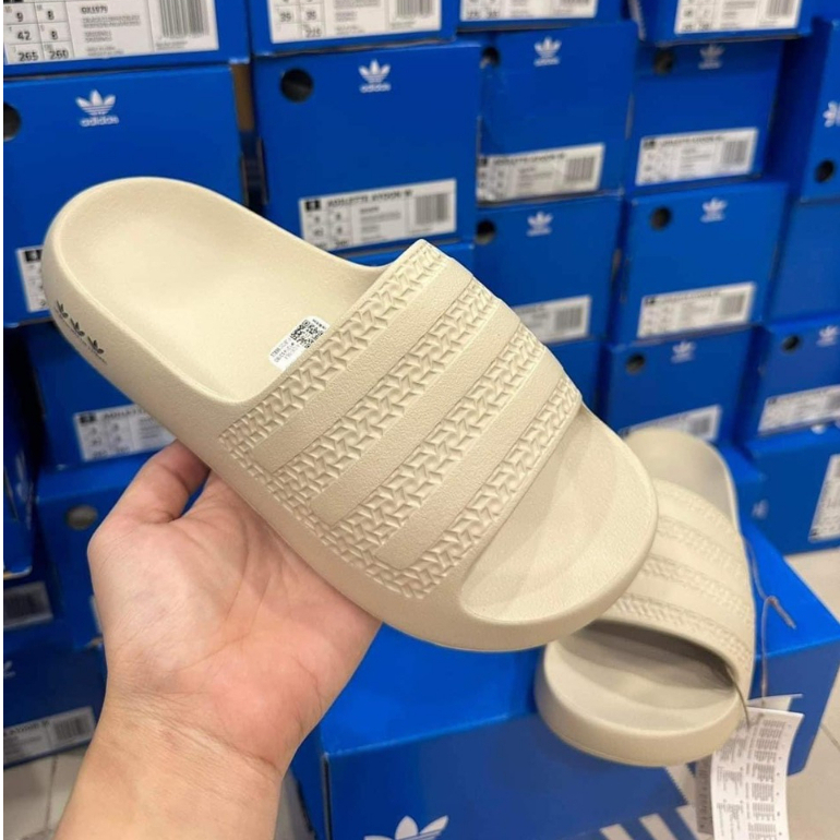 Dép nam nữ Ayoon màu be vàng mới nhất Hot 2023 Dép ayoon kem đế cao su non Form dáng thể thao