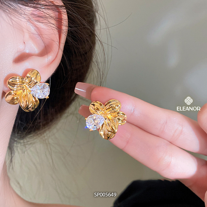 Bông tai nữ chuôi bạc 925 Eleanor Accessories hình bông hoa đính đá phụ kiện trang sức 5649