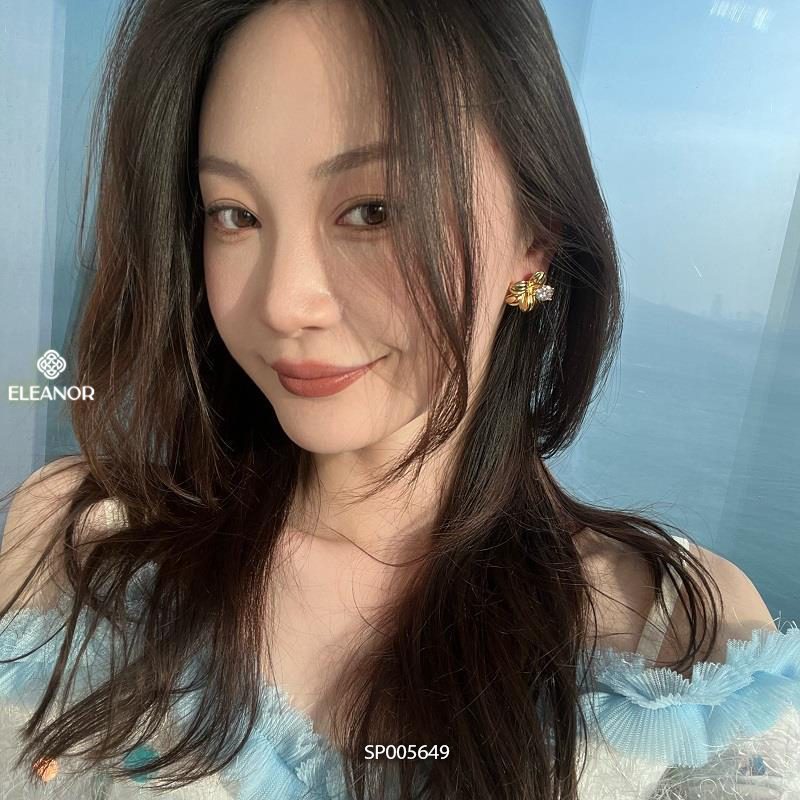 Bông tai nữ chuôi bạc 925 Eleanor Accessories hình bông hoa đính đá phụ kiện trang sức 5649