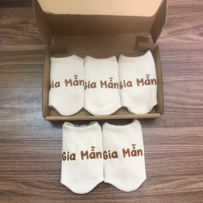 TEDDYBEAR🐻Thêu Tên Yếm Tròn Xoay 360 Độ Chất Liệu Cotton Mềm Mịn Nút Bấm Phía Sau Bé trai Bé gái Phong Cách Hàn Quốc