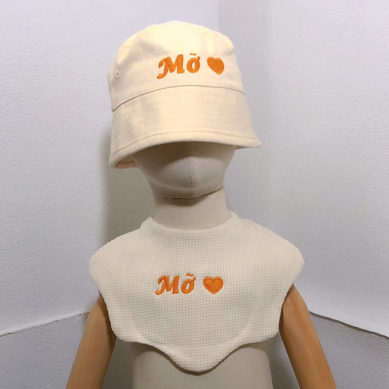 TEDDYBEAR🐻Thêu Tên Yếm Tròn Xoay 360 Độ Chất Liệu Cotton Mềm Mịn Nút Bấm Phía Sau Bé trai Bé gái Phong Cách Hàn Quốc