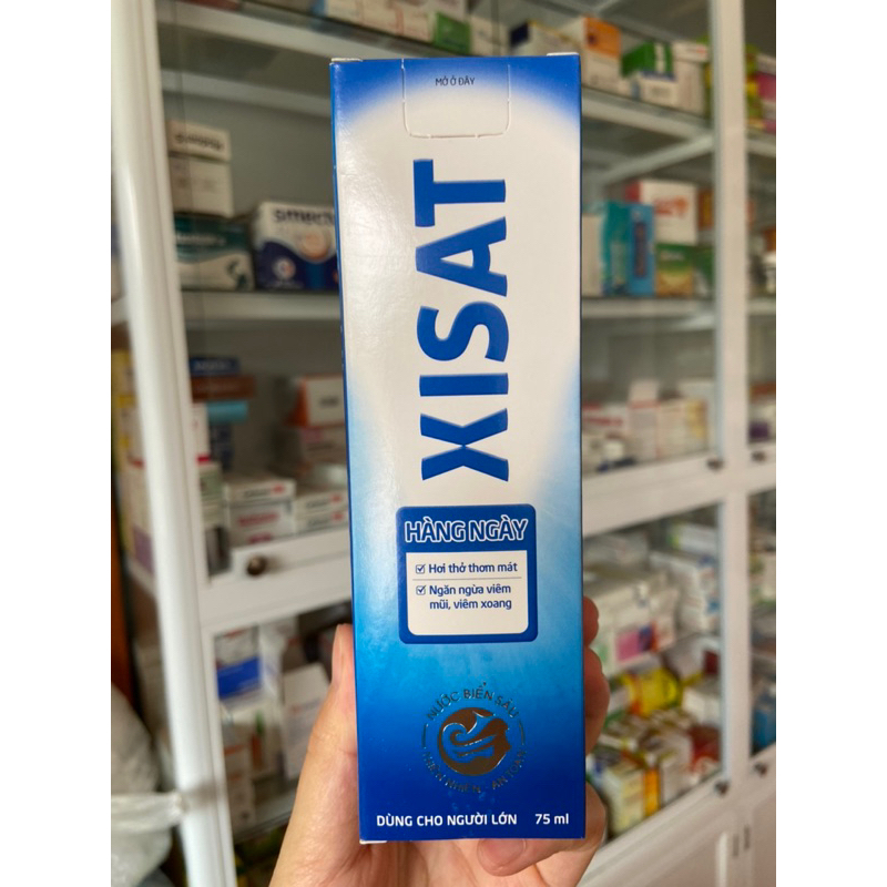 Xịt mũi XISAT người lớn.