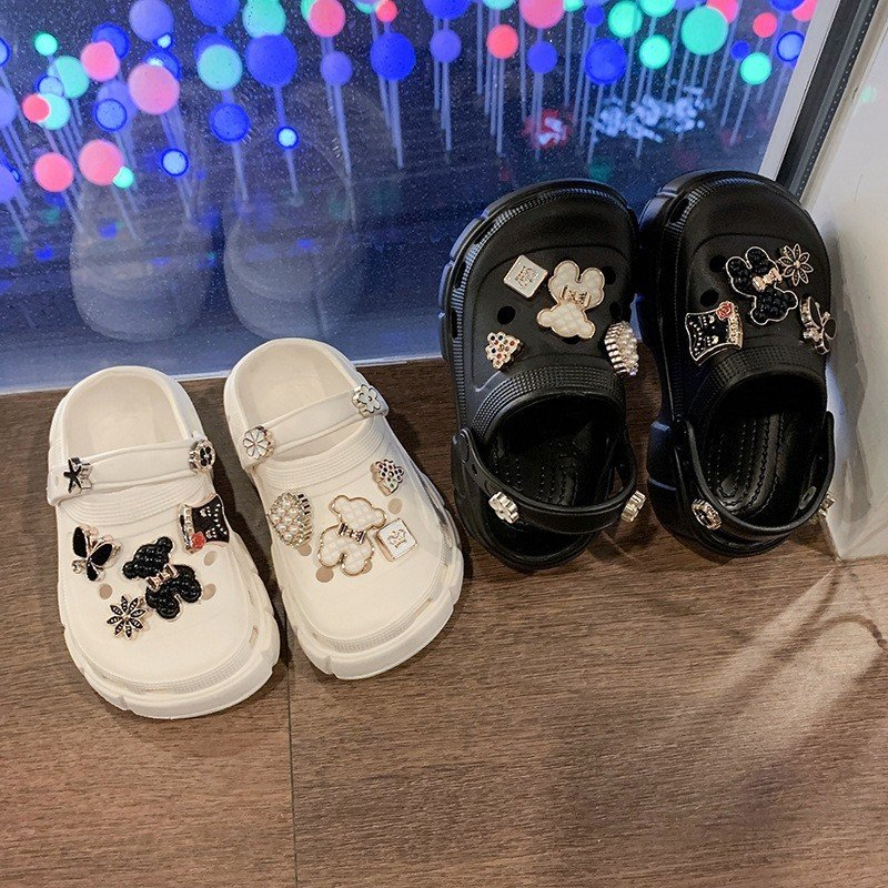 Dép sục gắn charm gấu cute cho bé