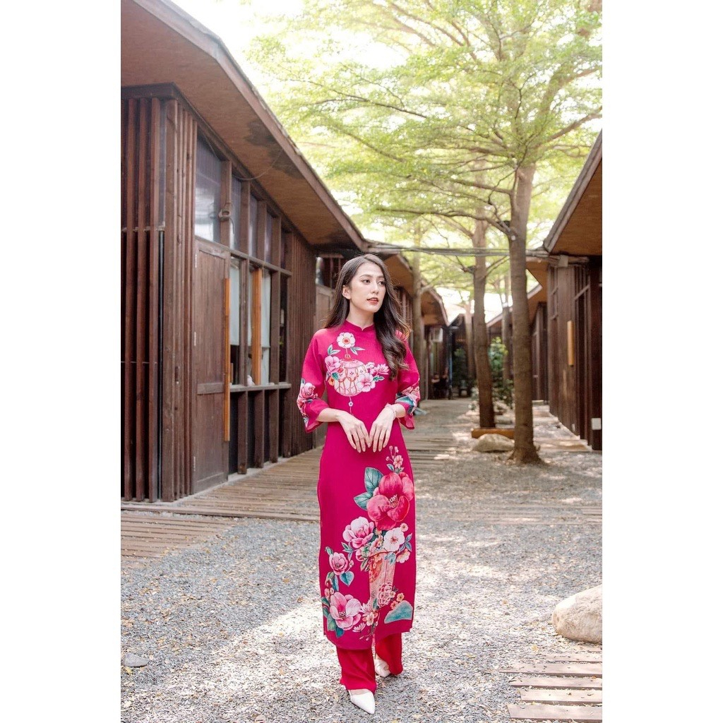 Áo dài gấm hồng hoa mẫu đơn ngực