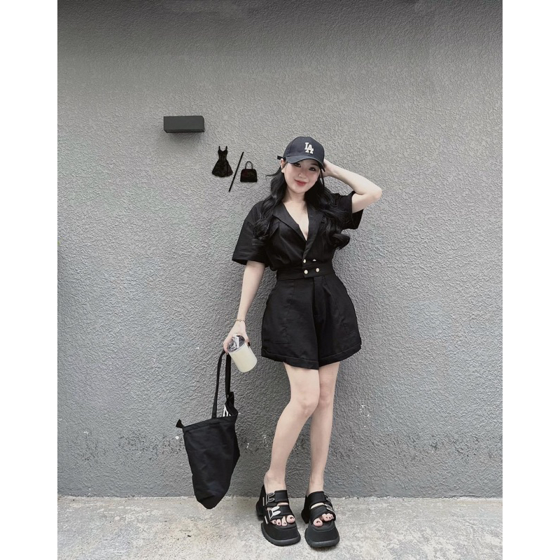 JUM ĐEN SHORT CỔ VEST BO THUN EO