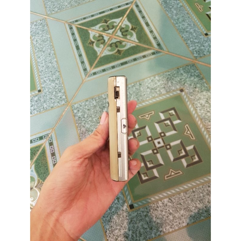 Điện thoại Sony Ericsson V600i cũ