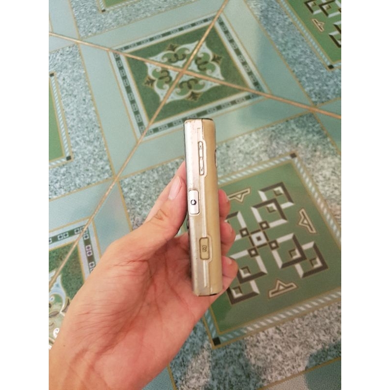 Điện thoại Sony Ericsson V600i cũ