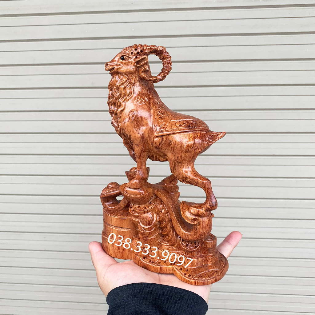 Tượng con dê nhất dương cao 20cm và 30cm được làm bằng gỗ hương nguyên khối