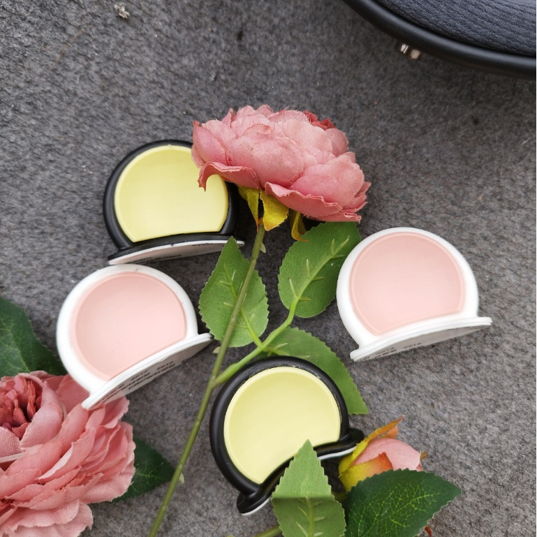 Tai Gấu Gắn Mũ Bảo Hiểm 2 Màu Cute,Hot Trend-Kèm Keo Dán Siêu Chắc