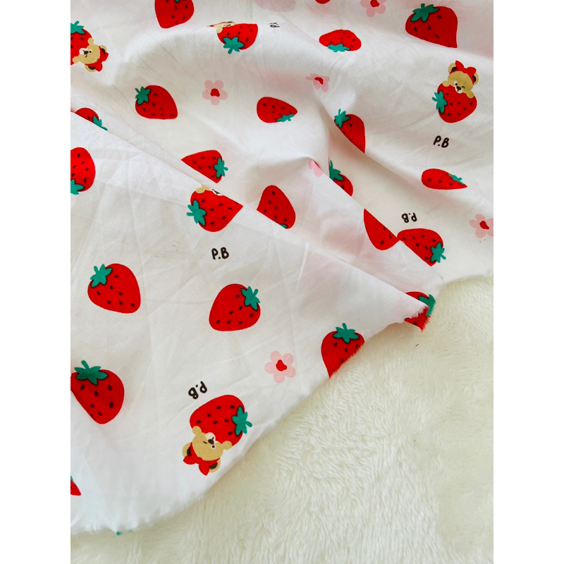 Vải thô hình gấu và quả dâu siêu kute