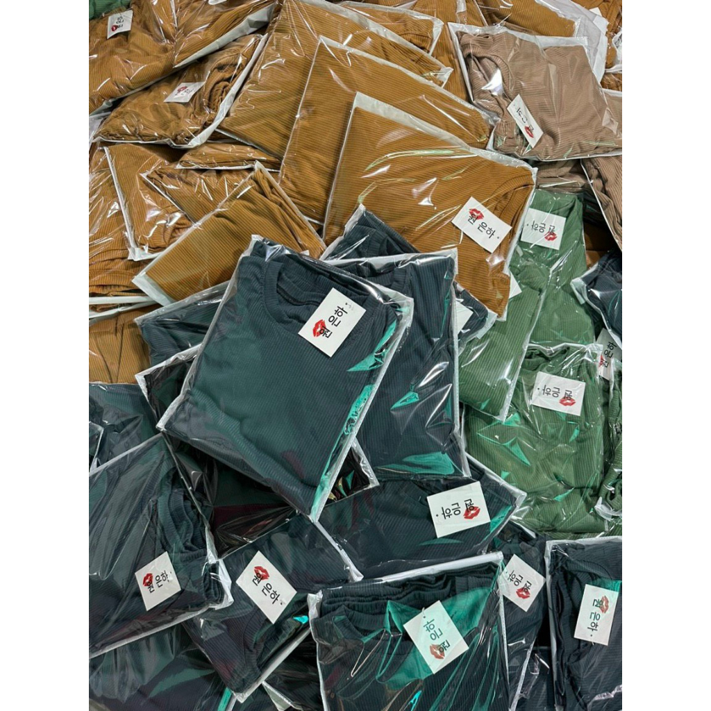 Set ngố thun gân xẻ tà sau . Có sẵn