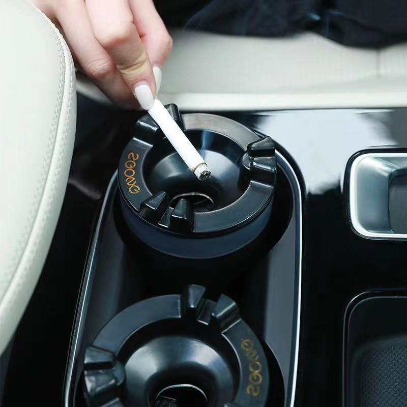 Gạt tàn thuốc lá có nắp có ngăn chứa nước để dập thuốc. có phễu chống khói bay. thiết kế thông minh sang trọng, hiện đại